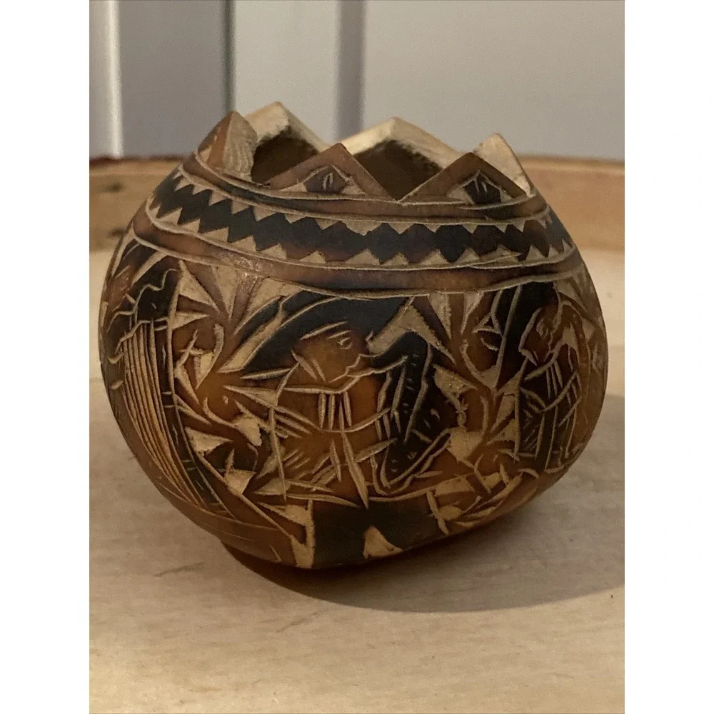 Lot Of 2‎ Hand-Carved Peruvian Gourd Art Bowl Vase Keys jewelry smalls